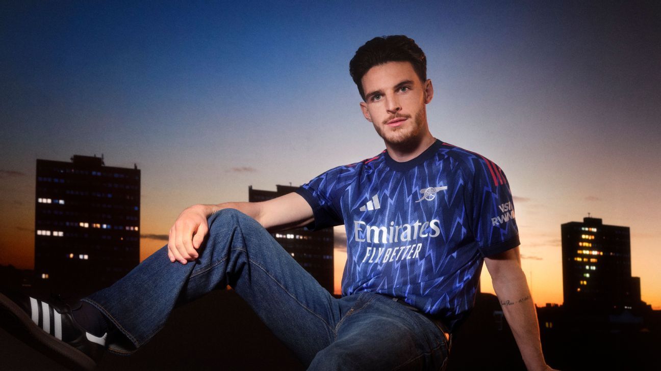 kit-ul-din-2025-26-al-lui-arsenal-se-orbeste-cu-un-fulger-de-fulgere