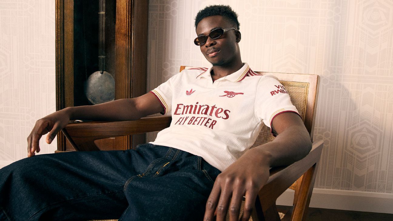 👀 Arsenal i -a adus un omagiu lui Highbury cu al treilea kit