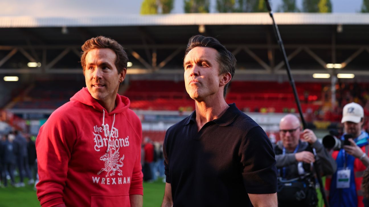 duo-de-la-hollywood-laudat-pentru-cheltuielile-cu-wrexham