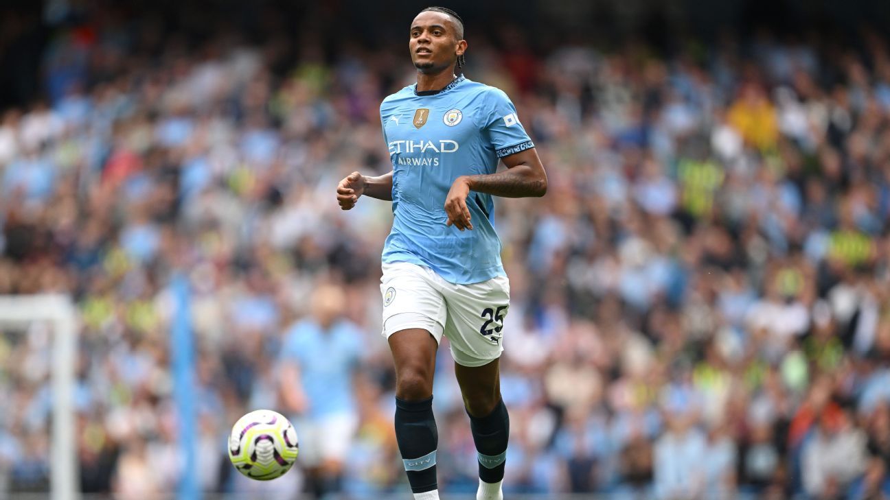 Surse: Akanji a lui Man City dorit de Galatasaray