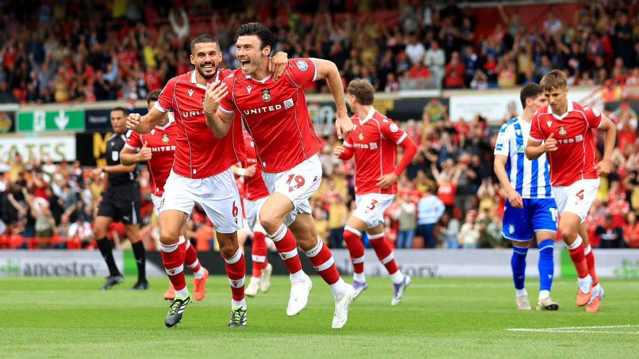 moore:-wrexham-alimentat-de-oameni-care-doresc-sa-esueze