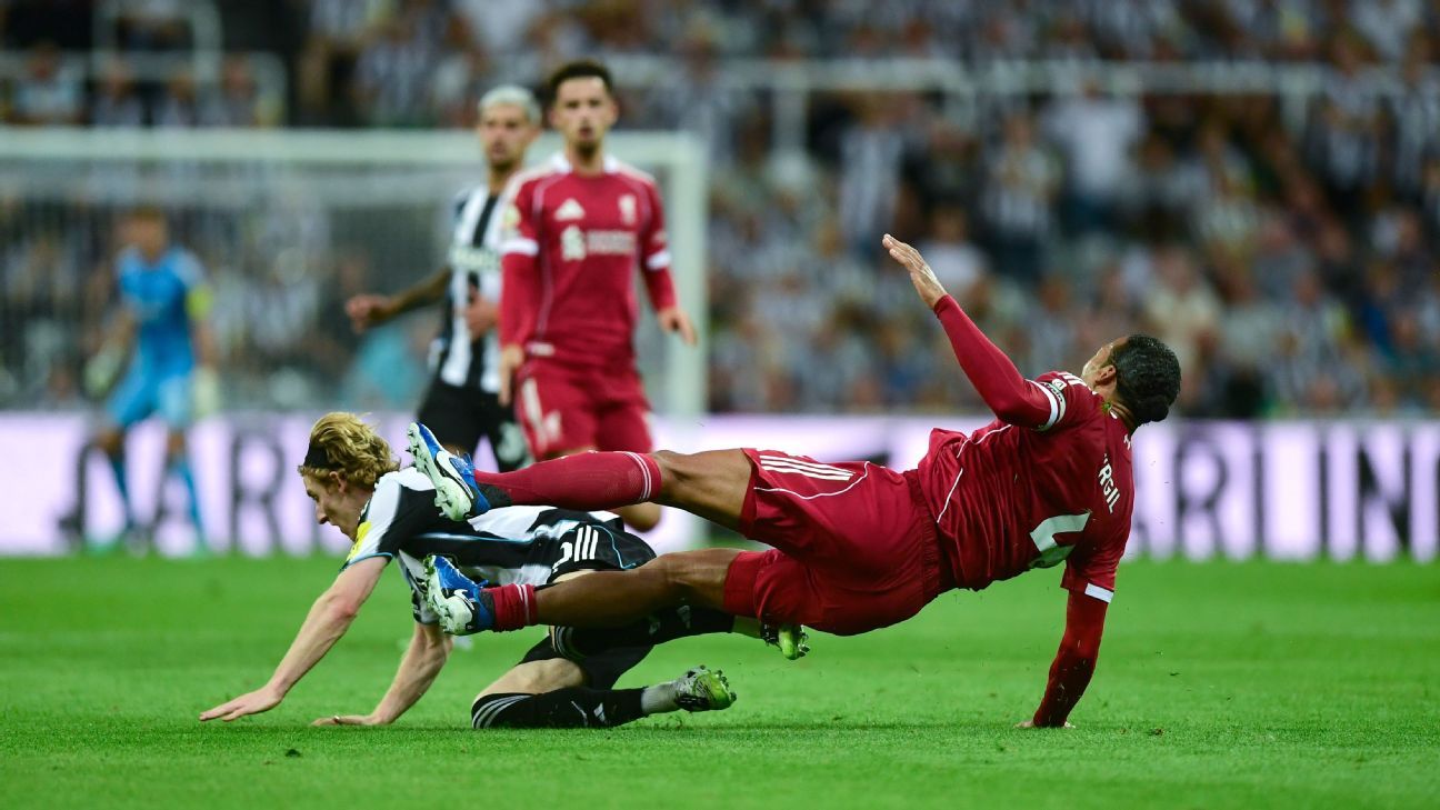 Gordon își cere scuze pentru coechipierii pentru Liverpool Red