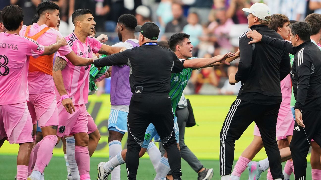 MLS dă interdicția lui Suárez în 3 jocuri pentru a scuipa incident