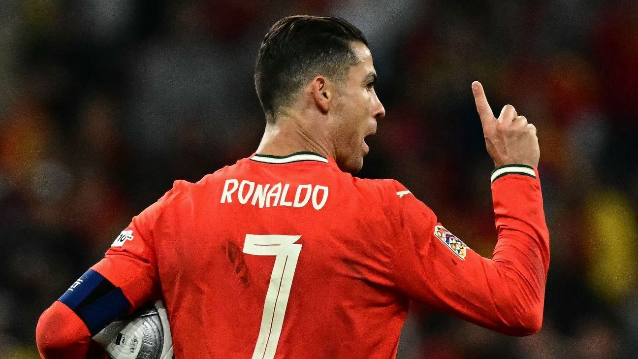 Surse: Ronaldo ar putea să se întoarcă la noi în prietenie