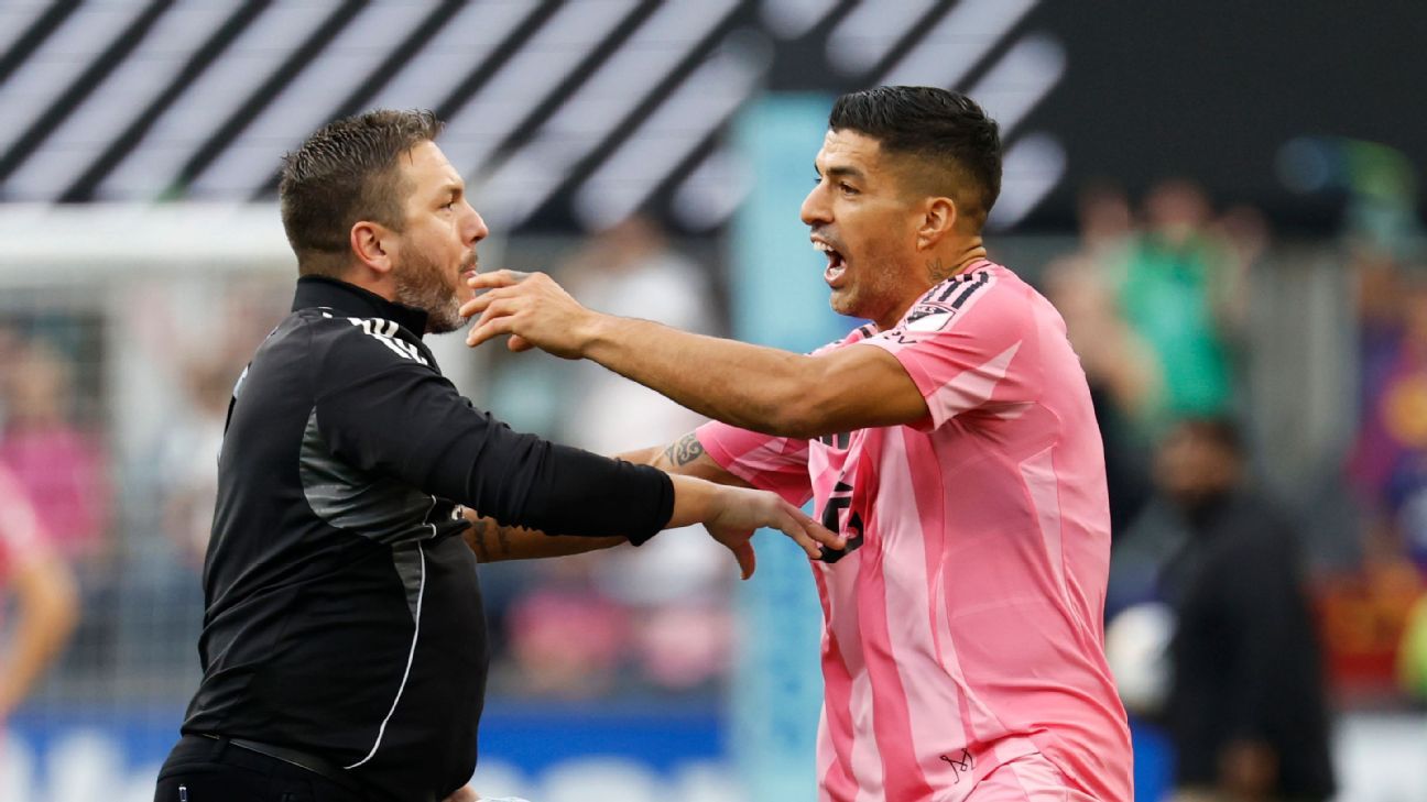 Mascherano Suárez interzice pentru a scuipa incident