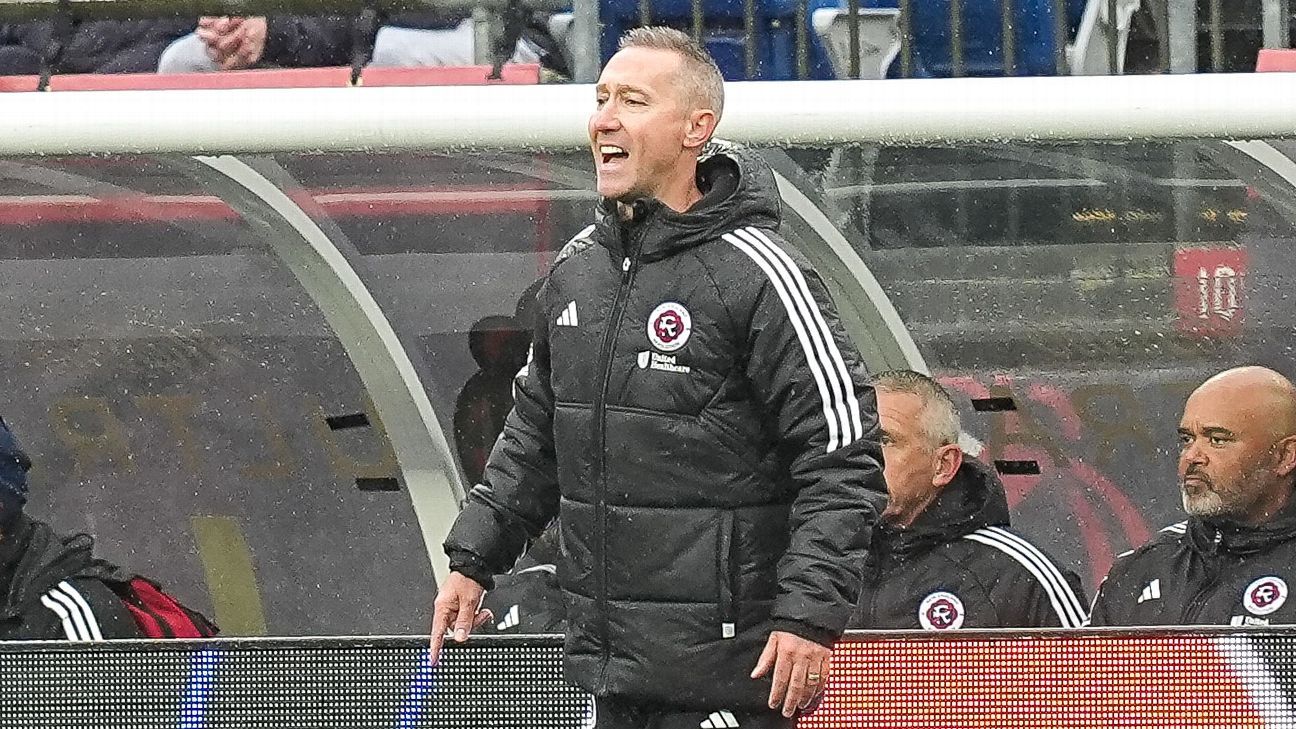 Revs Fire Caleb Porter cu playoff -uri la vedere