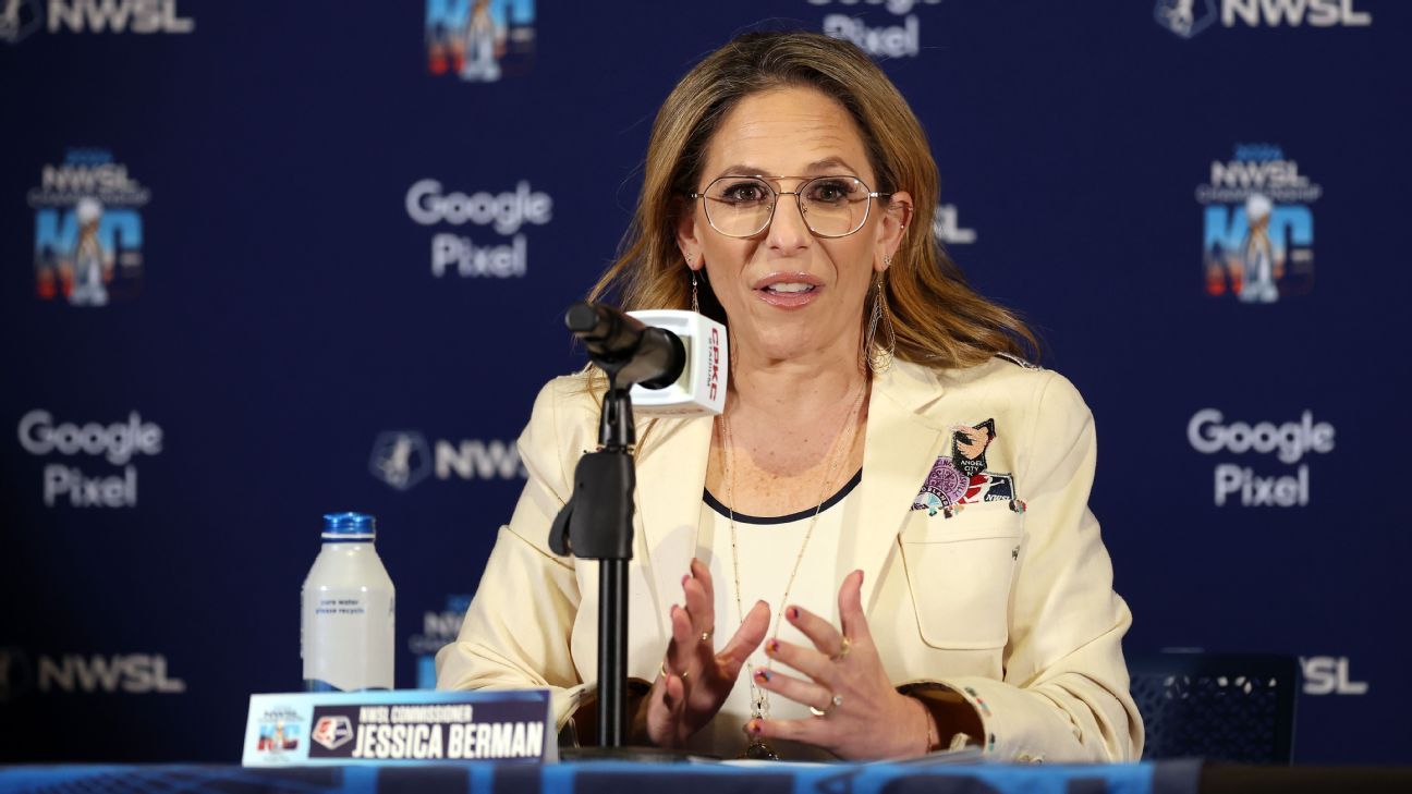 NWSL Commish pentru un nou contract: „intenționează” să rămână