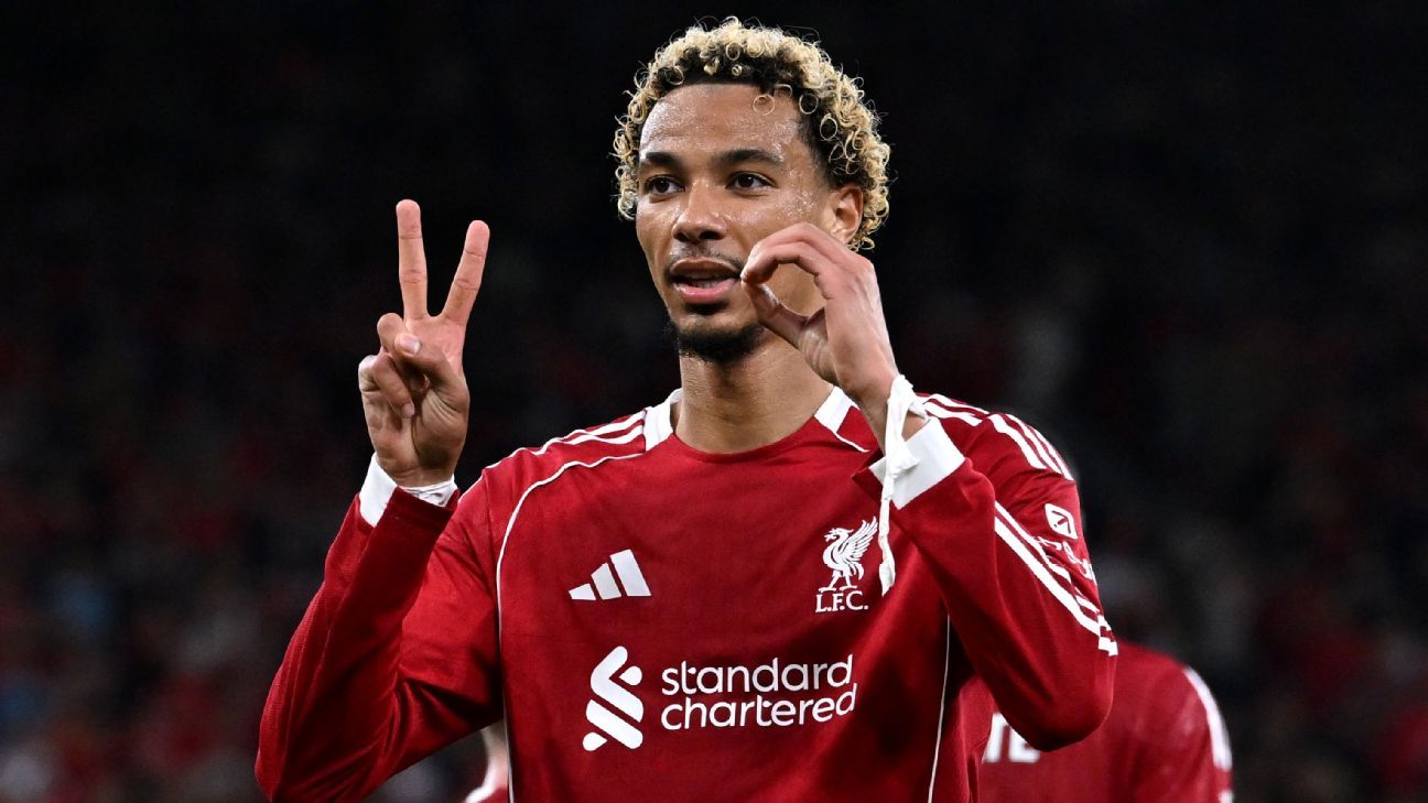 Ekitike fericit cu partenerul Isak în atacul Liverpool