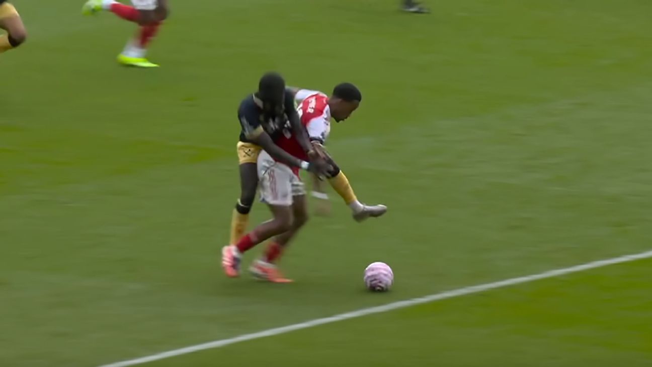 Ar trebui să fie răsturnată pedeapsa lui Arsenal? În plus, Evadarea lui Man United