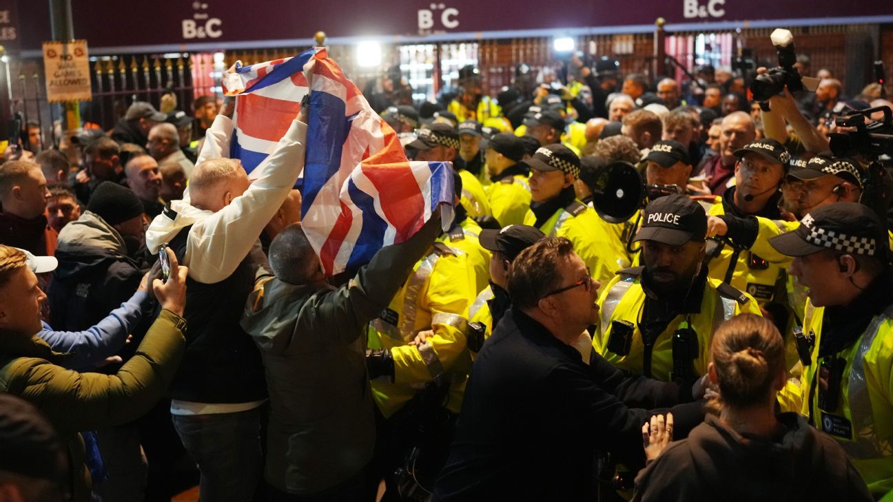 sase-arestati-inainte-de-villa-vs.-maccabi-tel-aviv