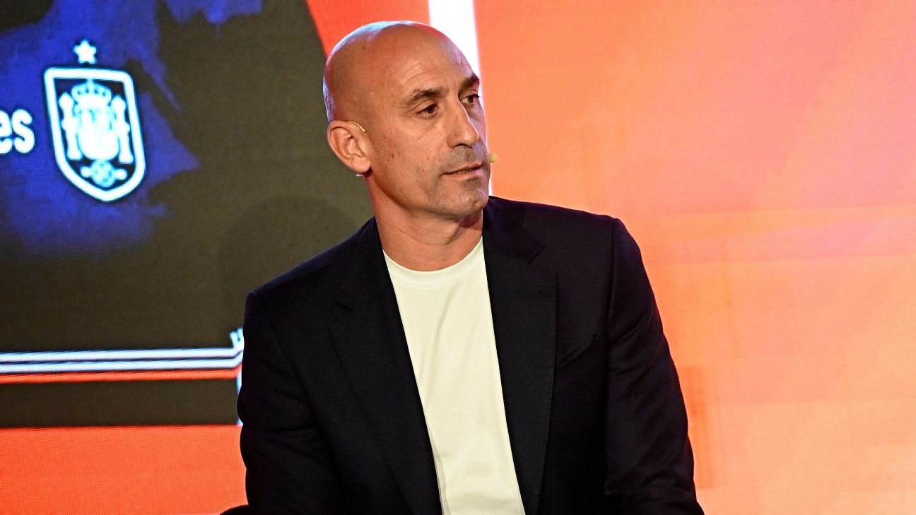 Rubiales s-a aruncat cu ouă la un eveniment de carte din Madrid