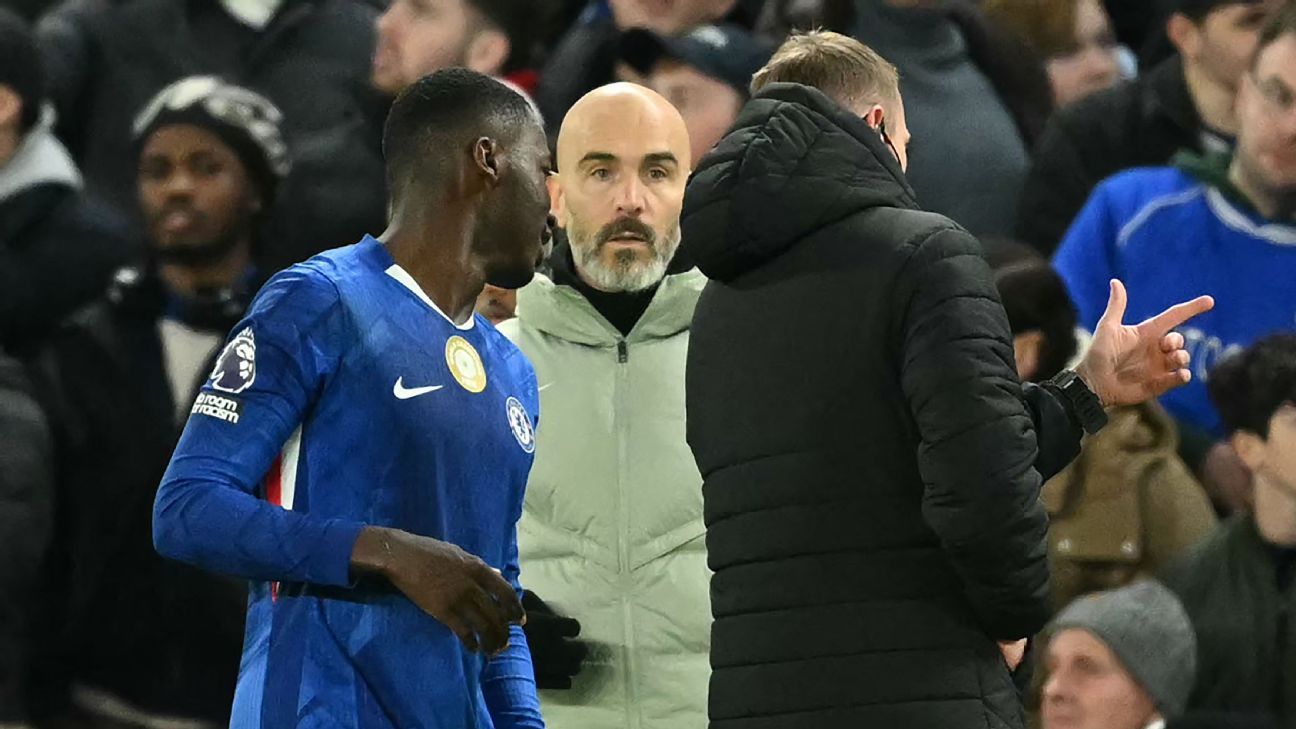 Maresca pune la îndoială arbitrii inconsecvenți pe roșul lui Chelsea