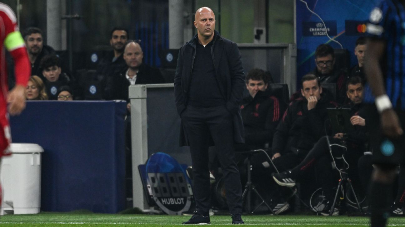 Slot se întreabă dacă Salah crede că „a făcut o greșeală”