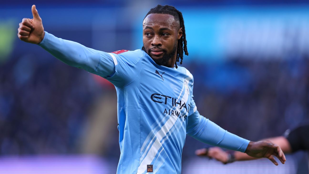 De ce cluburile din Premier League continuă să-și semneze jucătorii pentru aceeași taxă