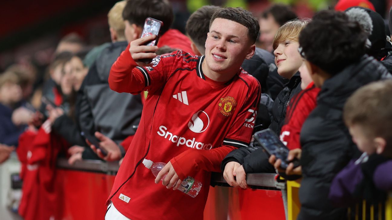 Fiul lui Wayne Rooney debutează în Old Trafford